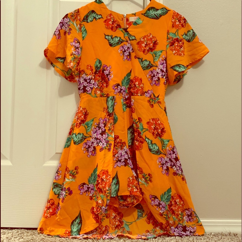 SUPER ADORABLE Gianni Bini Romper!!